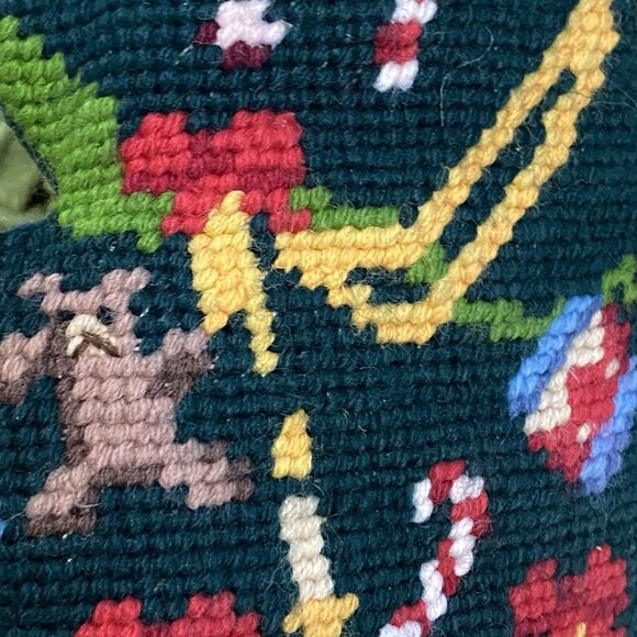 Christmas Tree Pillow - Needlepoint - Vintage - Picture 7 of 13